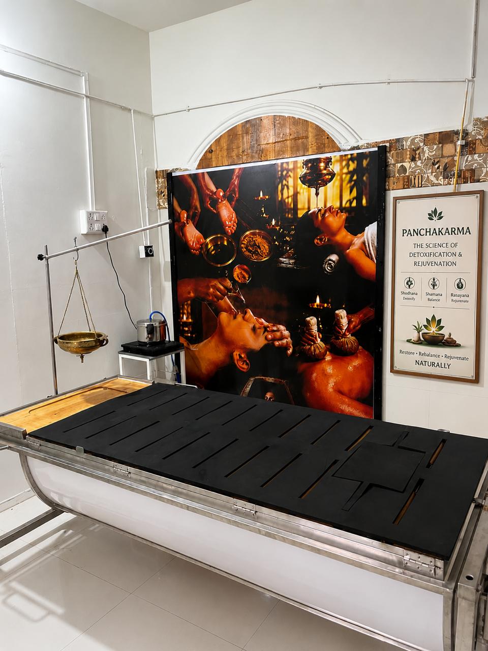 Panchakarma treatment bed